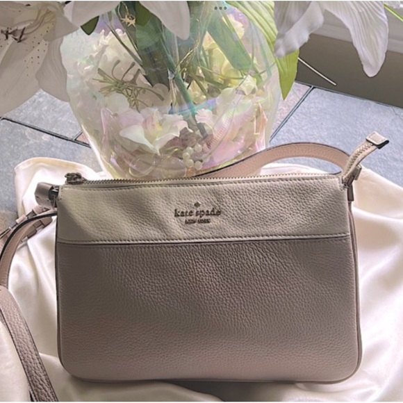 Kate Spade Leila Cream/Taupe Leila Triple Gusset Crossbody N… - Picture 2 of 8